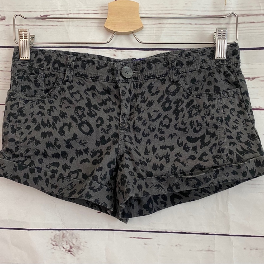 Miley Cyrus & Max Azria Leopard Print Shorts Sz 3